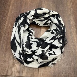Black and white lightweight infinity scarf